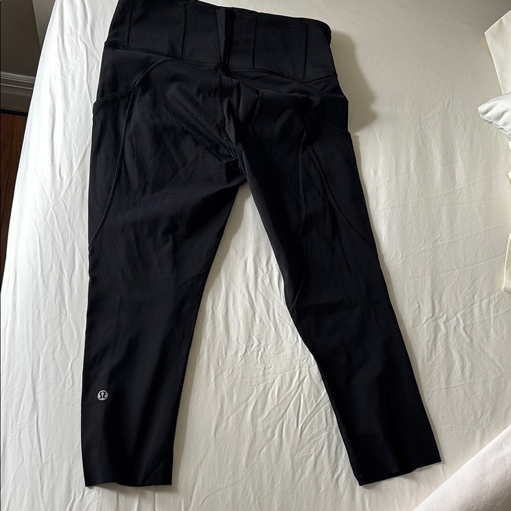 lululemon athletica women’s cropped  Black leggings